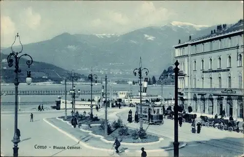 Ak Como Lombardia, Piazza Cavour, Straßenbahn, Gebirge