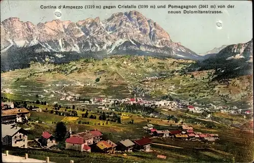 Ak Cortina d'Ampezzo Veneto, Aussicht mit Cristallo und Pomagagnon von der neuen Dolomitenstraße