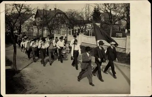 Foto Ak Arnsdorf in Sachsen, Festzug, Musiker, Querflöten, Trommel