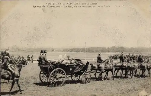 Ak Paris XII Vincennes, Visite de S.M. Alphonse XIII a Paris, König von Spanien, Pferdekutsche