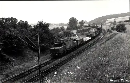 Foto Ak Gondelsheim in Baden, Lokomotive in Fahrt