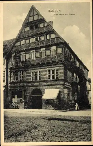 Ak Hameln an der Weser Niedersachsen, altes Haus am Markt