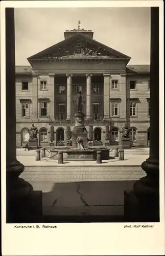 Ak Karlsruhe in Baden, Rathaus, Brunnen