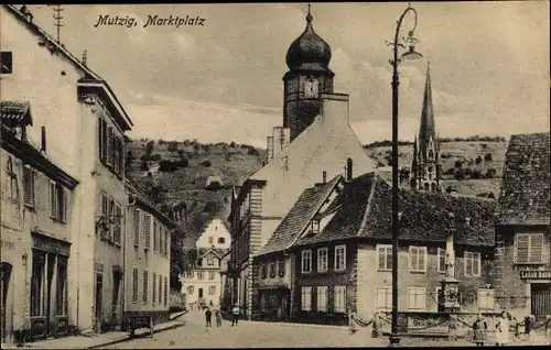 Ak Mutzig Elsass Bas Rhin, Marktplatz, Kirche
