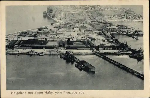 Ak Nordseeinsel Helgoland, Blick auf die Insel mit Hafen, Fliegeraufnahme