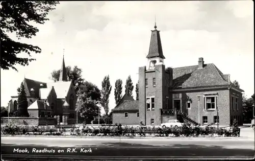 Ak Mook en Middelaar Limburg Niederlande, Raadhuis en R. K. Kerk
