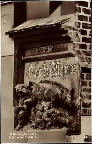 Ak Lutherstadt Wittenberg in Sachsen Anhalt, Relief an der Stadtkirche