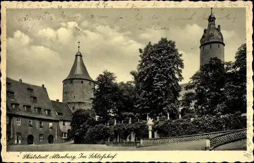 Ak Altenburg in Thüringen, im Schlosshof
