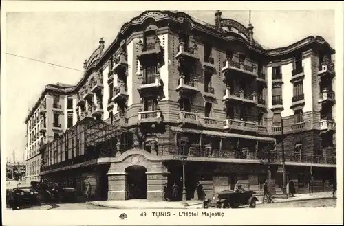 Ak Tunis Tunesien, Straßenpartie mit Blick auf das Hotel Majestic