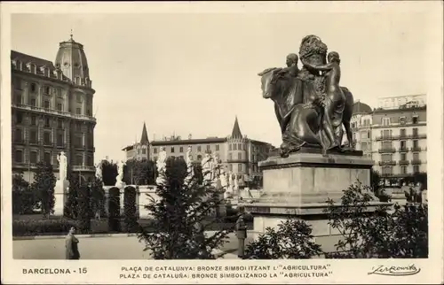 Ak Barcelona Katalonien Spanien, Placa de Catalunya, Bronze Simbolitzant l Agricultura