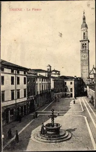 Ak Thiene Veneto, La Piazza, Brunnen