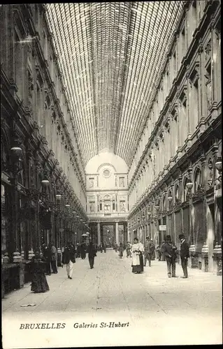 Ak Bruxelles Brüssel, Galeries St. Hubert, Ladenstraße, Passanten