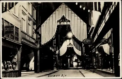 Ak Amsterdam Nordholland Niederlande, Feestversiering Nieuwendijk, Intochtsweek Juni 1937