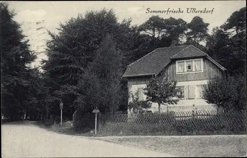Ak Ullersdorf Radeberg in Sachsen, Wohnhaus, Straße