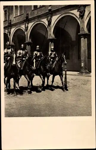 Ak Dresden Zentrum Altstadt, Turnierspiele im Alten Stallhof 1936, Einzug in die Turnierbahn