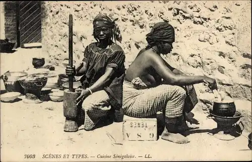 Ak Scenes et Types, Cuisine Senegalaise, Afrikanerinnen beim Kochen