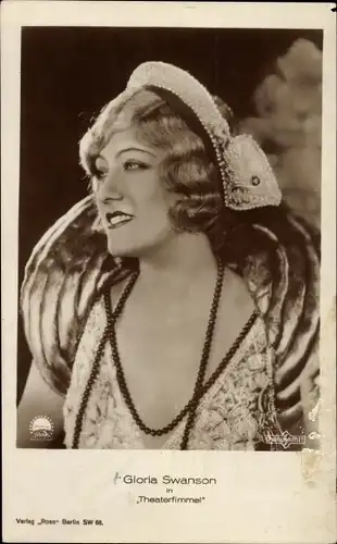 Ak Schauspielerin Gloria Swanson in Theaterfimmel, Portrait