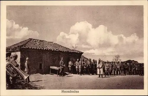 Ak Mazedonien, Deutsche Soldaten in Uniformen, Versammlung, Musikinstrumente