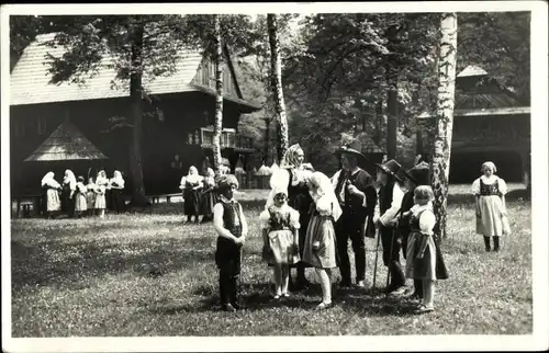 Ak Rožnov pod Radhoštěm Rosenau unter Radhost Region Zlin, Valasske kroje