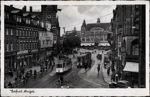 Ak Erfurt Thüringen, Apotheke, Straßenbahn, Anger, Passanten, Radfahrer, Stadtleben