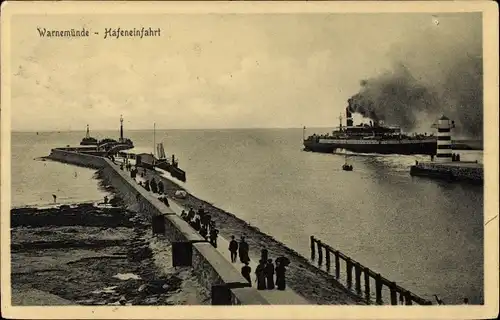 Ak Ostseebad Warnemünde Rostock, Hafeneinfahrt, Dampfer, Leuchtturm
