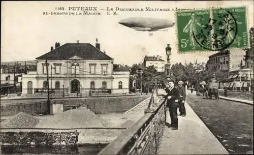 Ak Puteaux Hauts de Seine, Le Dirigeable Militaire au dessus de la Mairie