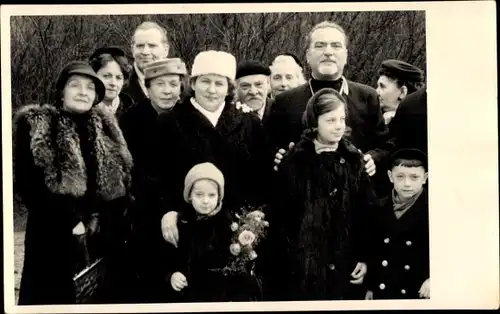 Foto Ak Orischkowzer Geistlicher Karp mit Familie, Kowel 1933