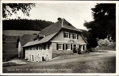 Ak Sirnitz Müllheim in Baden, Gasthaus zum Auerhahn, Menschen am Eingang