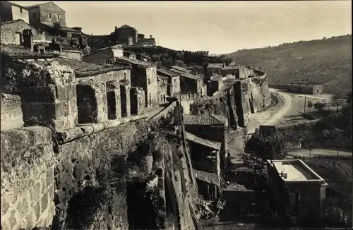 Ak Orvieto Umbria, Le mura di Porta Maggiore