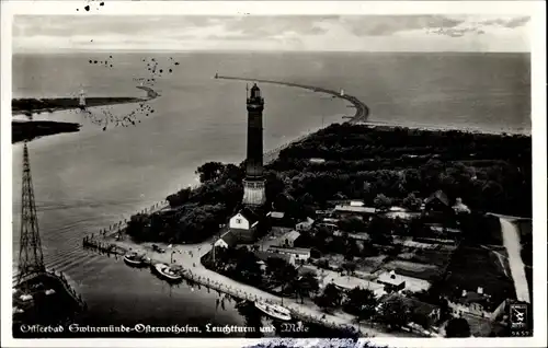 Ak Świnoujście Swinemünde Pommern, Leuchtturm, Mole