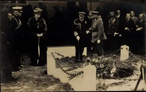 Ak Visit of the King and Queen of England to the Memorial of Miss Edith Cavell, Bruxelles Brüssel