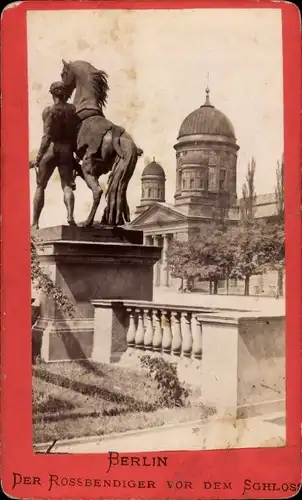 CdV Berlin Mitte, Rossbändiger vor dem Schloss