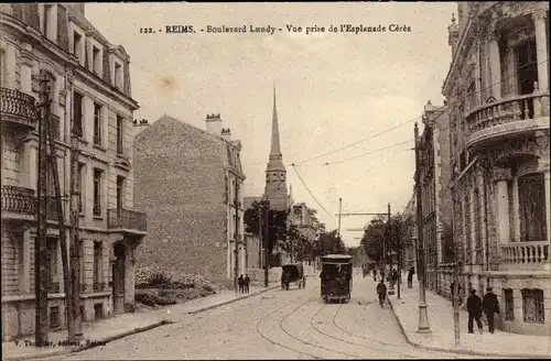 Ak Reims Marne, Boulevard Lundy, Vue prise de l'Esplanade Cérès, tramway