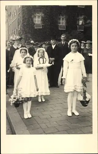 Foto Ak Schäftlarn Oberbayern, Mädchen in weißen Kleidern