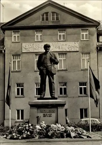 Ak Lutherstadt Eisleben, Lenin-Denkmal