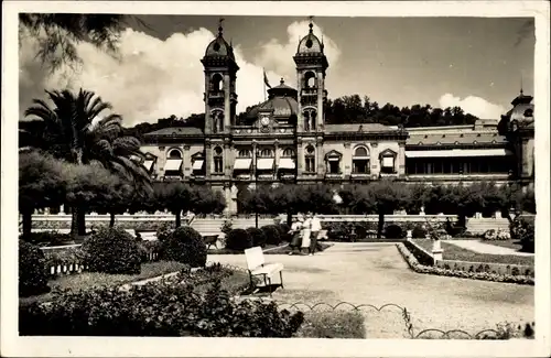 Ak Donostia San Sebastian Baskenland, Jardines y Ayuntamiento