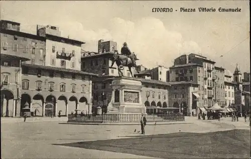 Ak Livorno Toscana, Piazza Vittorio Emanuele, Reiterstandbild