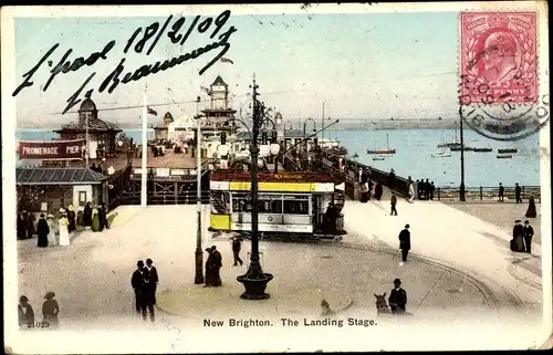 Ak New Brighton Wallasey England, The Landing Stage, Promenade Pier, Straßenbahn