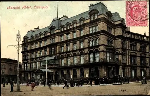 Ak Liverpool North West England, View of the Adelphi Hotel, pedestrians