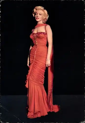 Ak Schauspielerin Marilyn Monroe, Portrait, Rotes Kleid