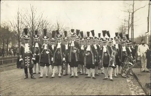 Foto Ak Dresden, Militär-Orchester, Männer in Paradeuniformen, Kaiserzeit, Musikinstrumente
