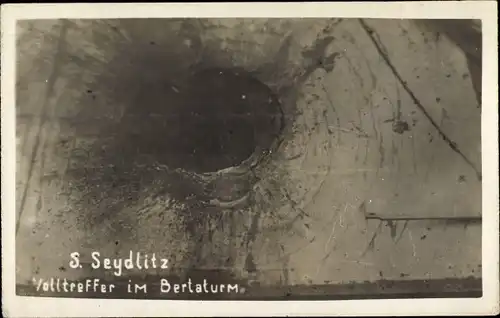 Foto Ak Deutsches Kriegsschiff, SMS Seydlitz, Großer Kreuzer, Volltreffer im Bertaturm, I WK
