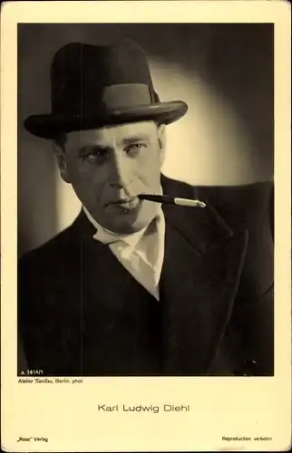 Ak Schauspieler Karl Ludwig Diehl, Portrait mit Hut und Zigarette, Mantel