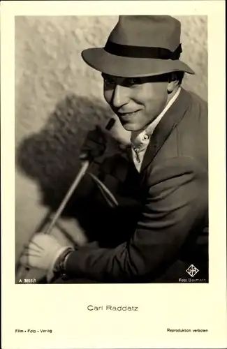 Ak Schauspieler Carl Raddatz, Portrait, Hut