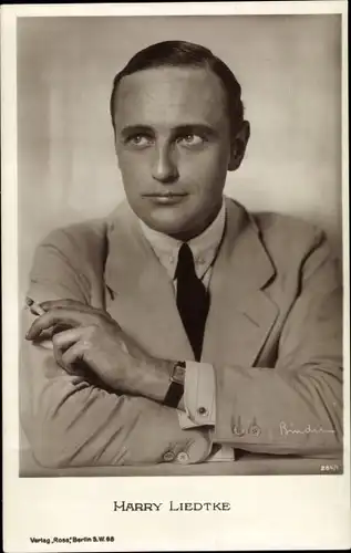 Ak Schauspieler Harry Liedtke, Portrait, Zigarette