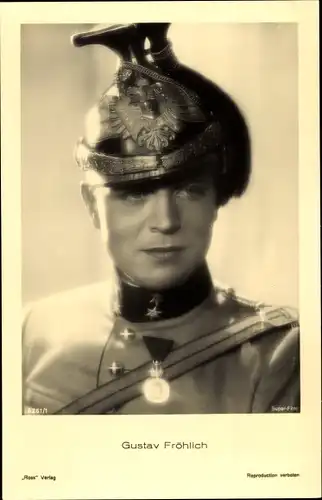 Ak Schauspieler Gustav Fröhlich, Portrait in Uniform, Filmszene
