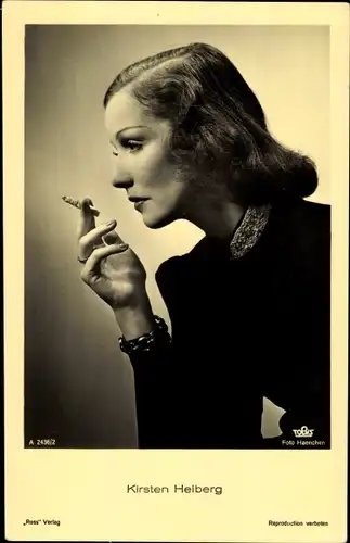 Ak Schauspielerin Kirsten Heiberg, Portrait mit Zigarette, Ross Verlag Nr. A 2436/1
