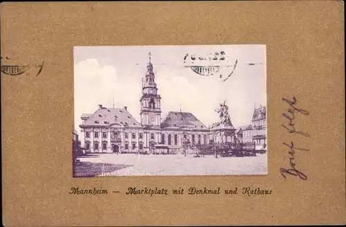 Ak Mannheim, Blick auf den Marktplatz mit Denkmal und Rathaus