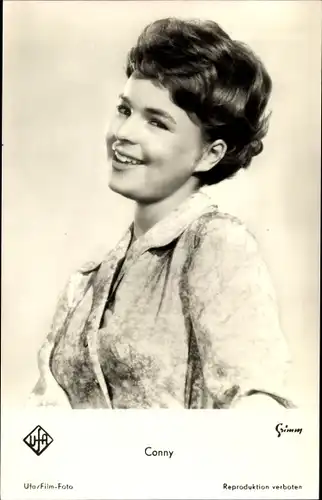Ak Sängerin und Schauspielerin Cornelia Conny Froboess, Portrait