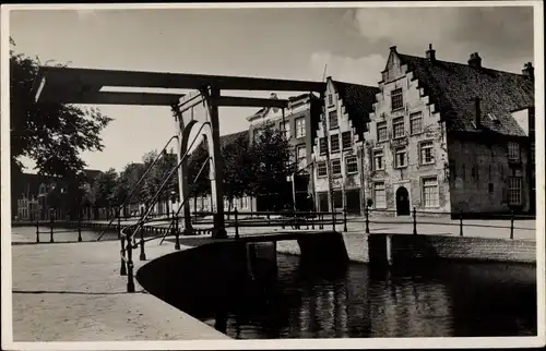 Ak Hoorn Nordholland Niederlande, Onder de boompjes, pakhuizen v.d. Oost en West-Indische Compagnie